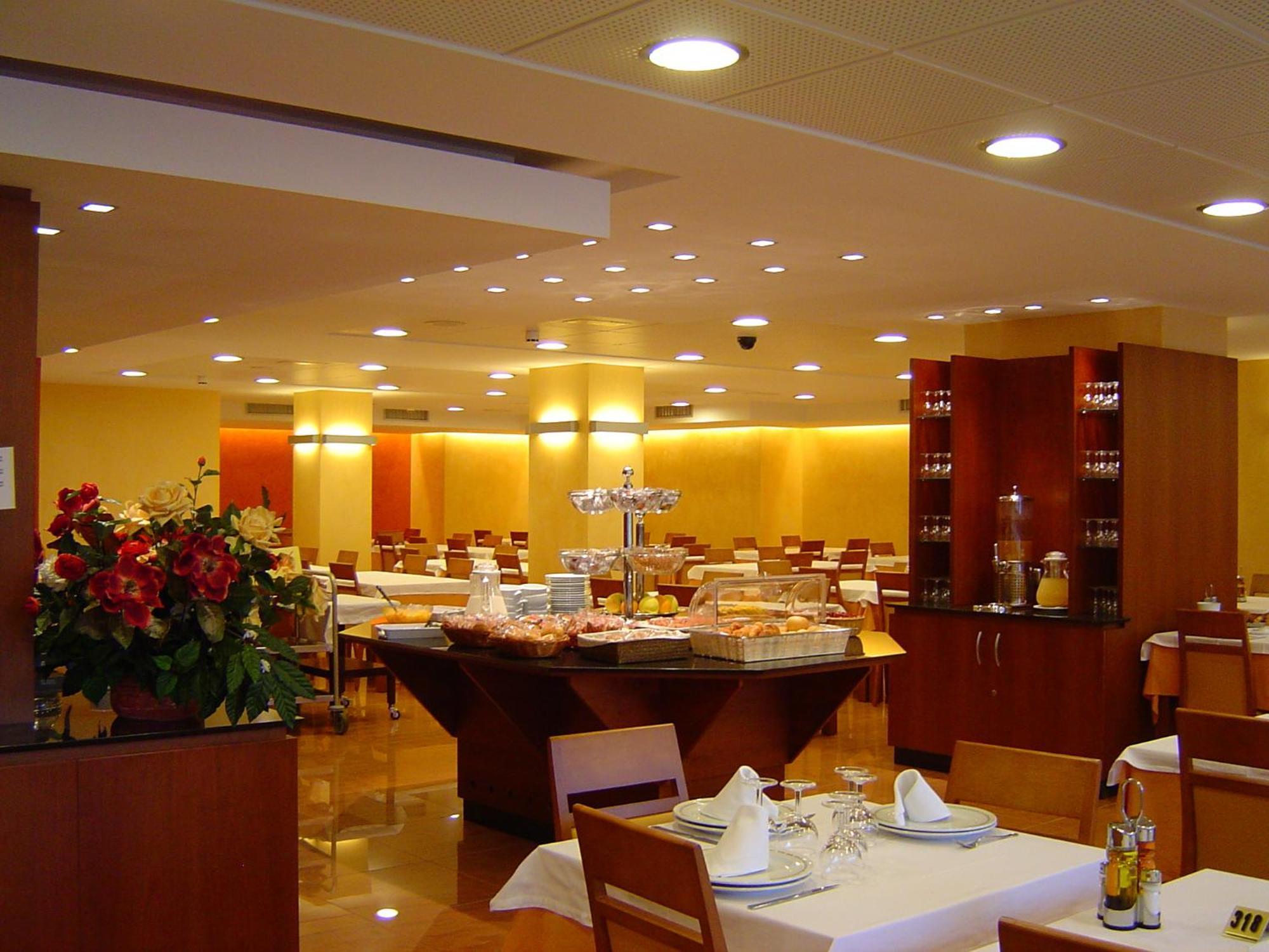 Espel Hotel Les Escaldes Restoran gambar